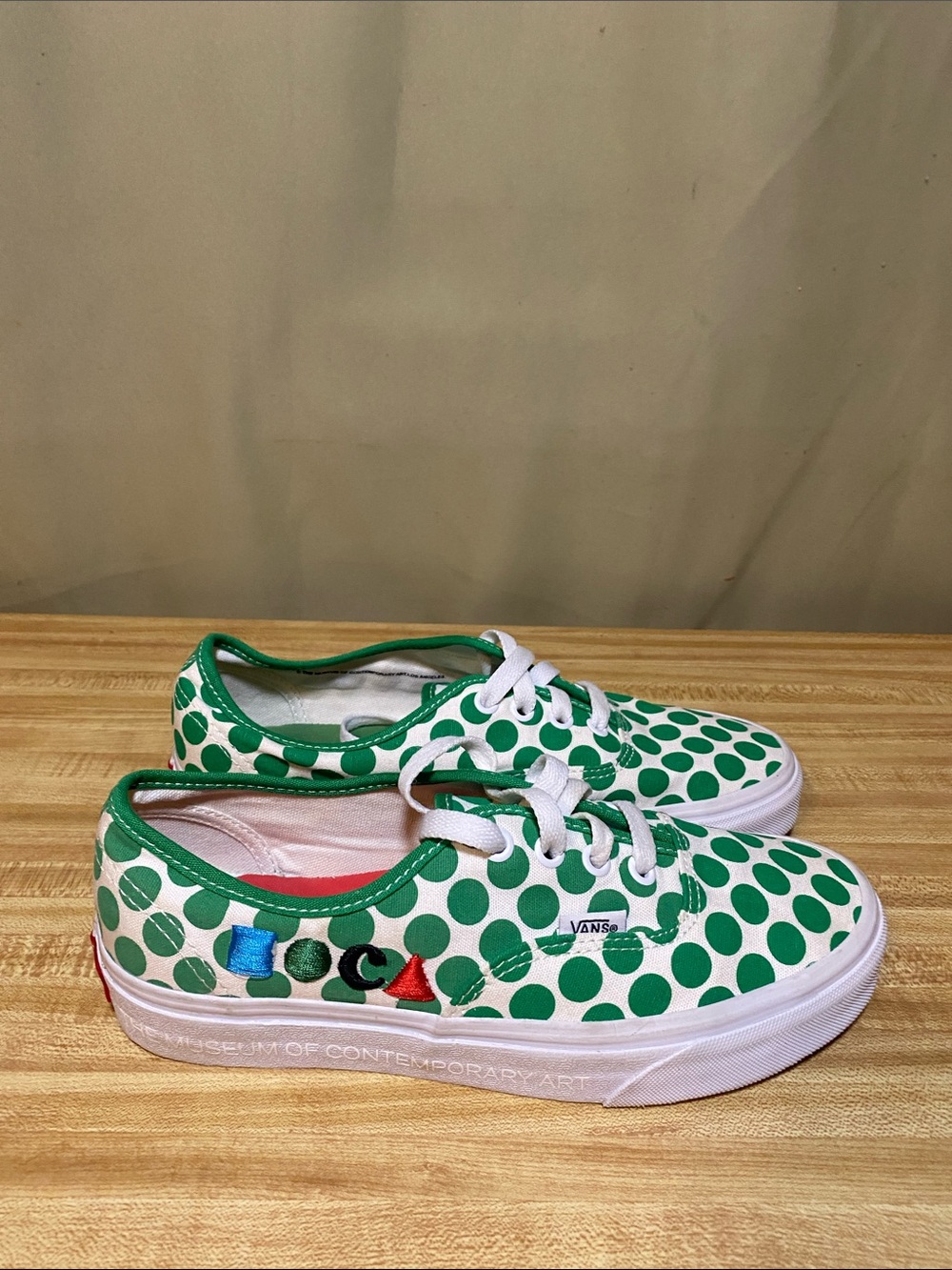 Vans  X MOCA Logo Museum of Contemporary Arts Polka Dot Shoes W7.5/ M 6